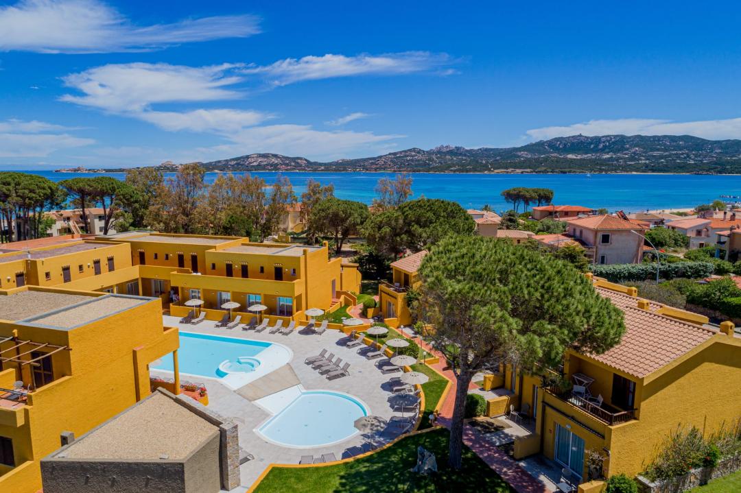 Simple: Blu Hotel Laconia Village - Sardegna