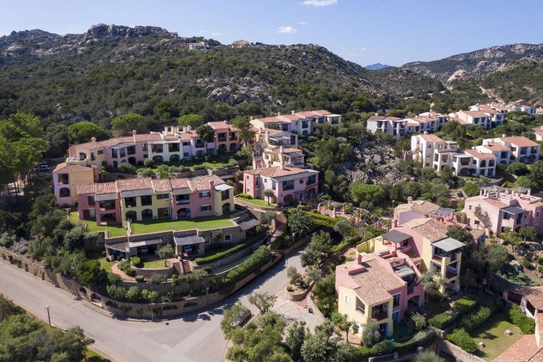 Superior: Bagaglino, Giardini di Porto Cervo - Sardegna