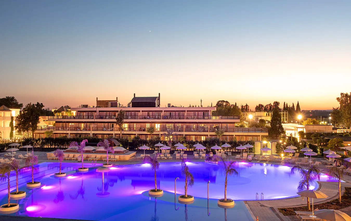 Select: Valentino Village Ethra Reserve - Puglia